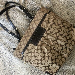 Coach Signature Canvas Pleated Gallery Tote